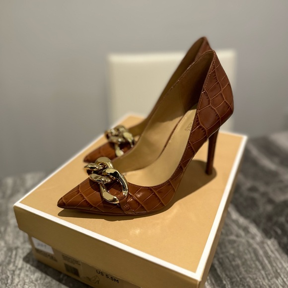 Worn once , Michael Michael Kors Scarlett Chain Pump - Picture 5 of 5